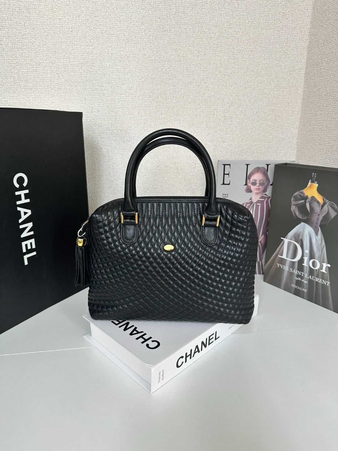 Bally 黑色 絎縫 羔羊皮 手提包
size 20*25*6cm
$2128