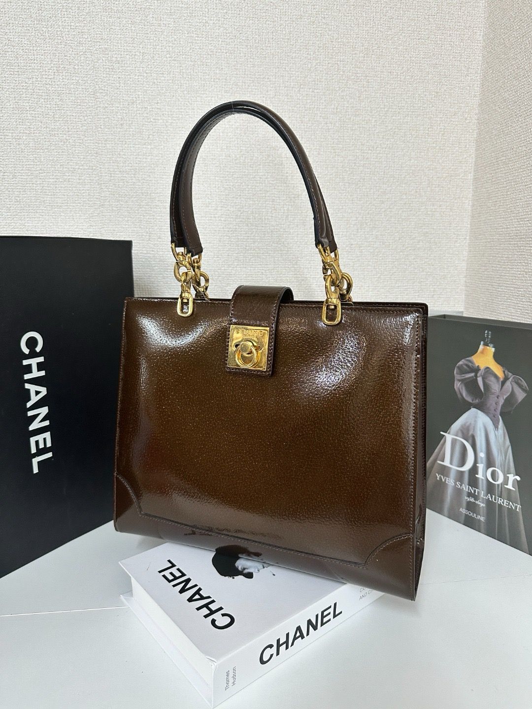 CELINE復古 稀有色 手提包
$3558
