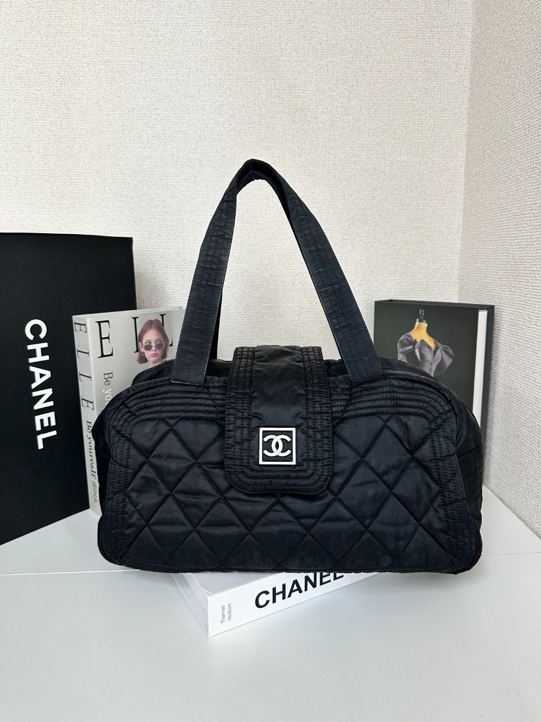 CHANEL 香奈兒 運動系列 絎縫 LOGO 可可標誌 尼龍 黑色 迷你波士頓 單肩包
size 36*20*16.5cm
$7298