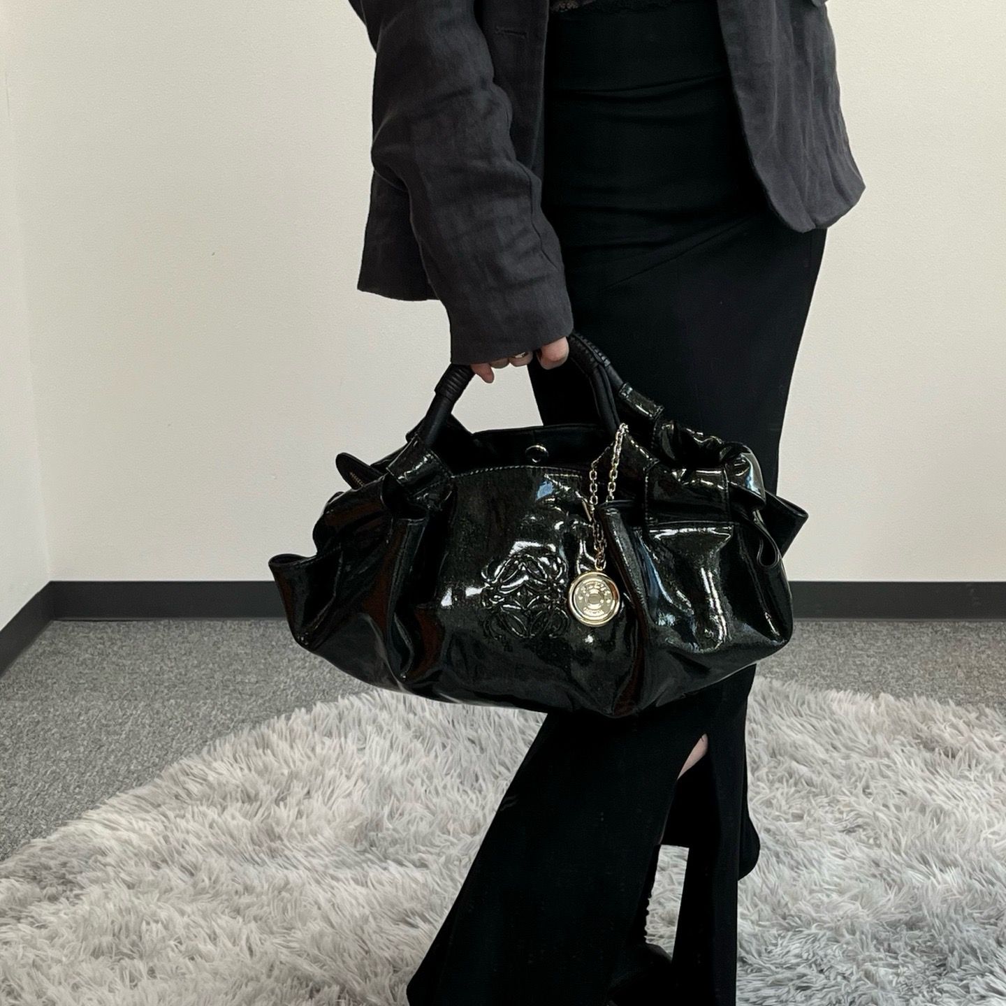 Loewe 珠光软漆皮绿黑色饺子手提托特包 33×21.5 手柄高8
$3598