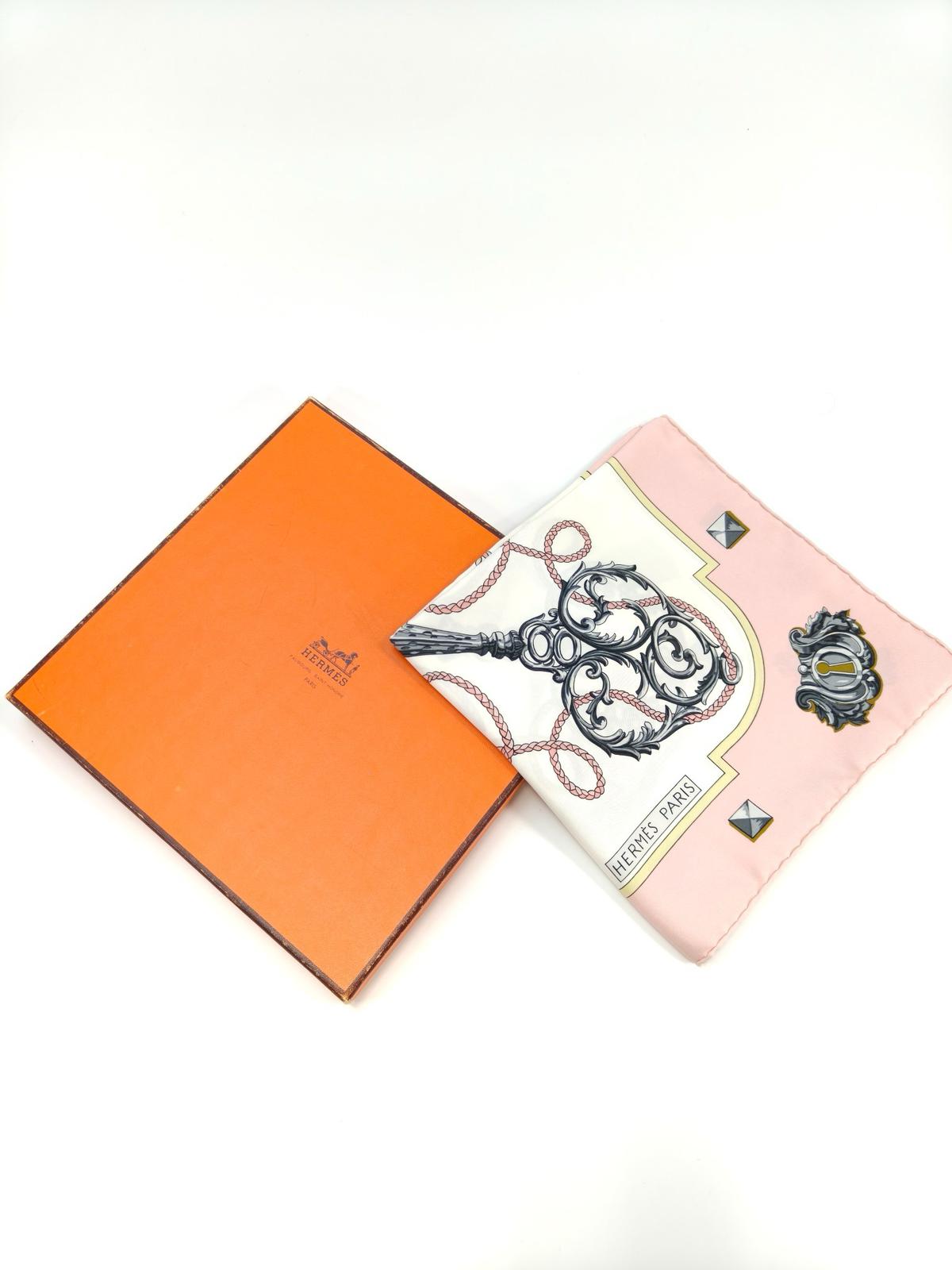 HERMES 絲綢 圍巾 粉色
89×89cm
$1388