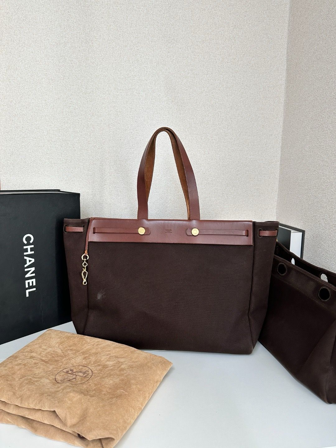 Herbag Cabas GM 手提包
size 37*18*10.5cm
shoulder 40cm
$5200