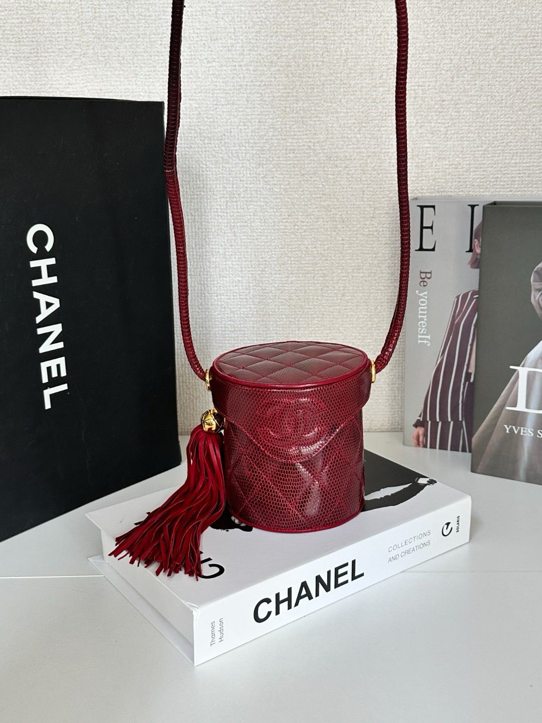 CHANEL 香奈兒 Coco標誌 菱格紋 馬鞍包 流蘇 手提/單肩包
size 10*16*10cm，shoulder 110cm
$10898