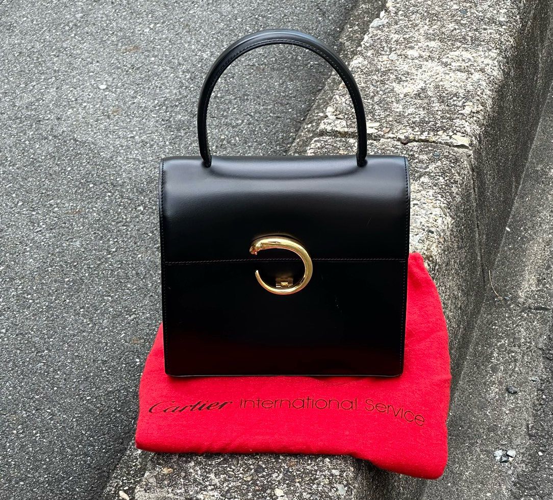 卡地亞CARTIER BOX黑金豹扣小KELLY
手提約21x20x8.5CM
附：袋
97新包身極輕微不顯眼痕跡、整體狀態好
高級感BOX、黑金配色經典不過時
$5180