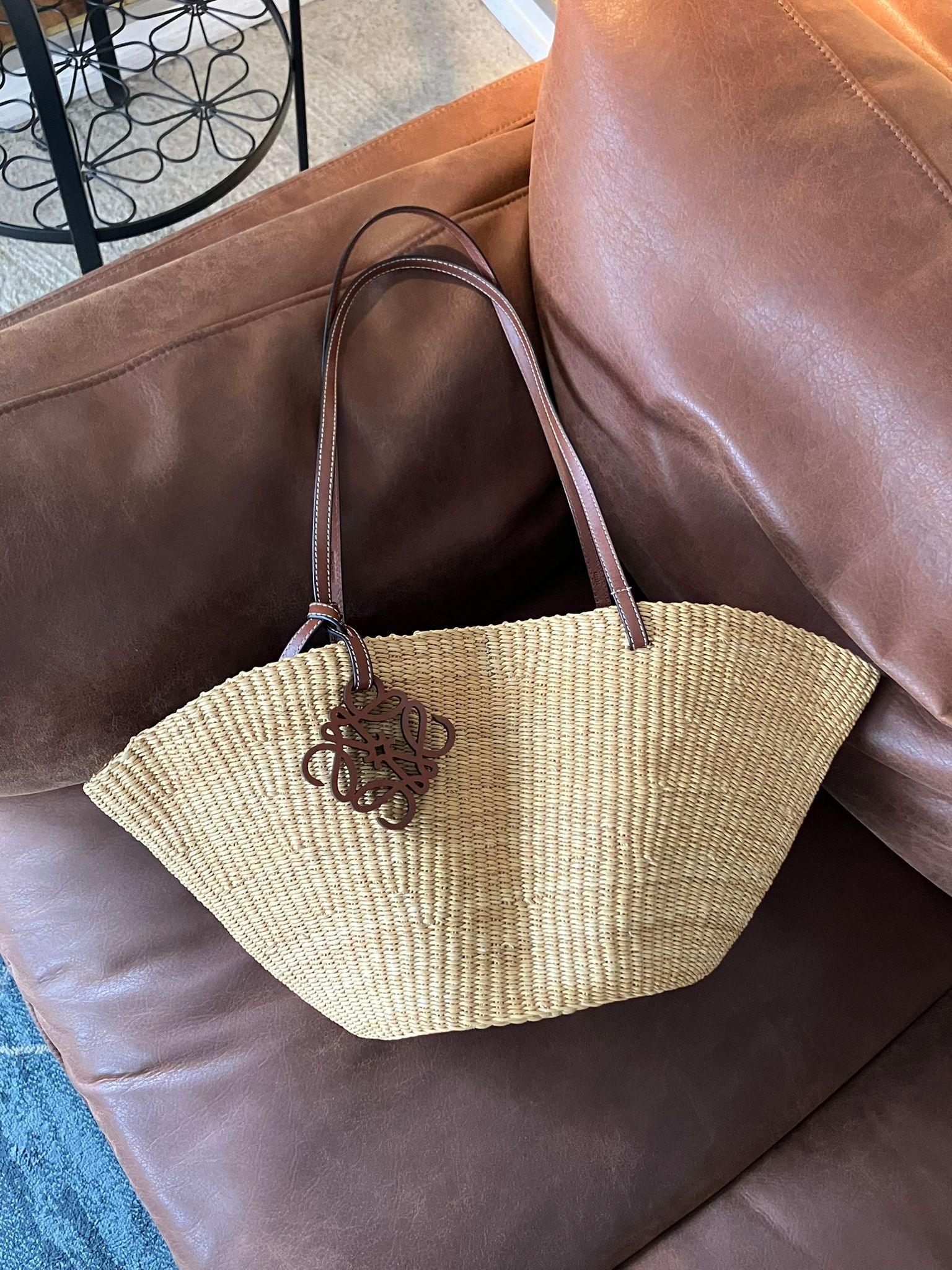 Loewe編織菜籃子近新成色非常好！$4680