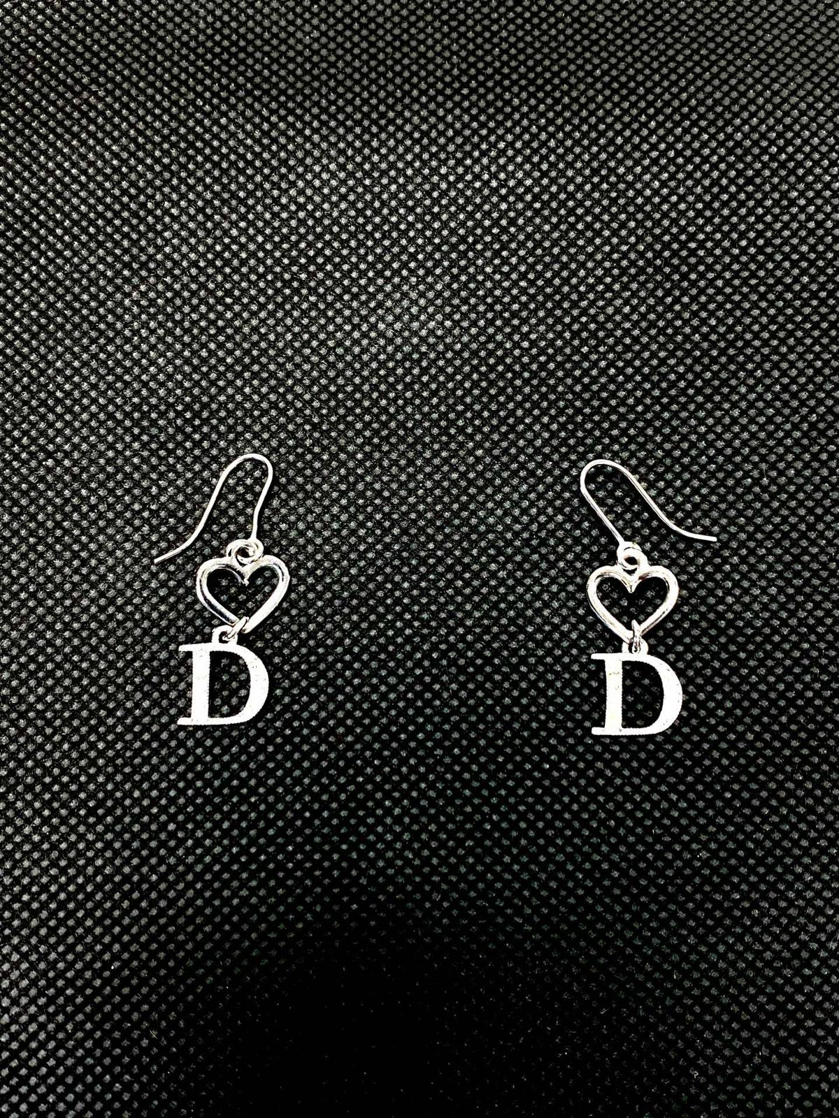 Dior 耳環$1588
