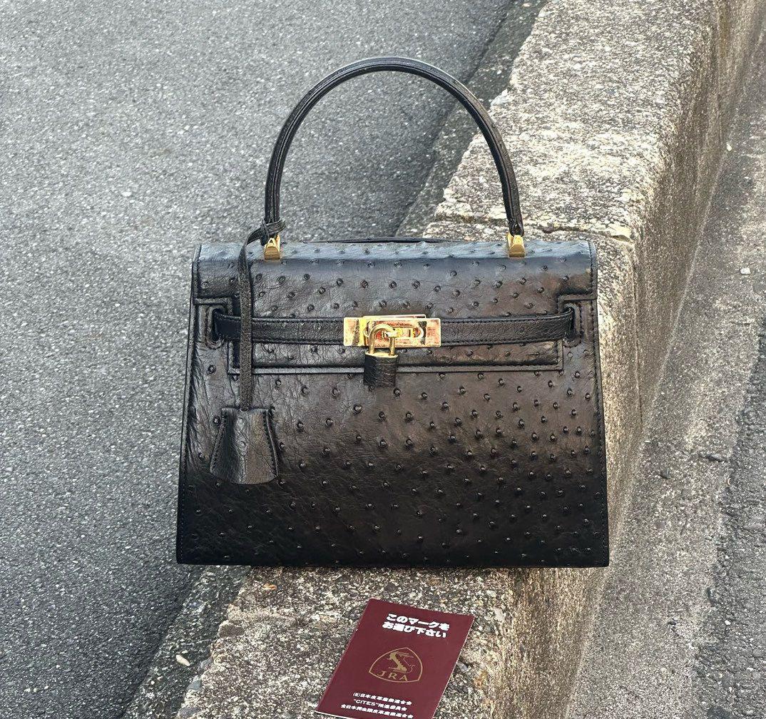 日本JRA認證真鴕鳥皮黑金KELLY28
約28x22x10CM
97新🆕帶鑰匙
古董真皮質感、高級百搭
日本💰2688 hkd 

#留意這不是Hermes