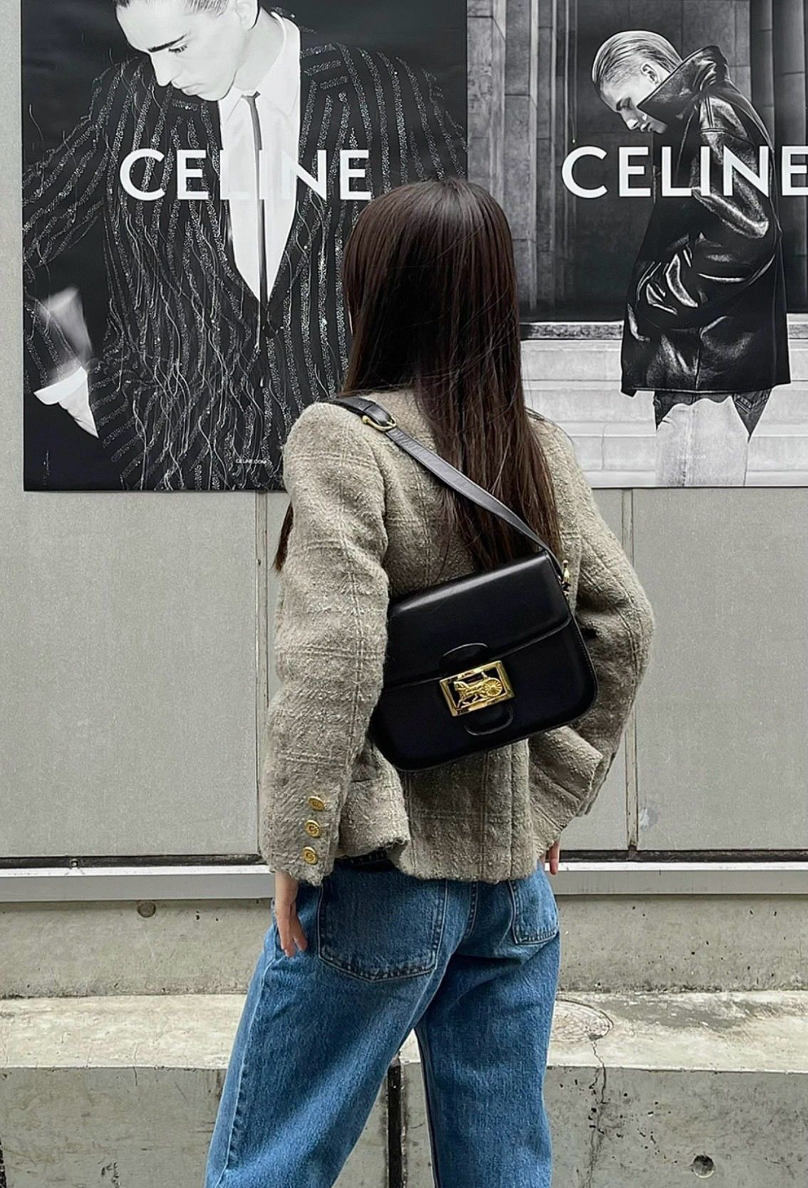 CELINE BOX牛皮黑金豆腐馬車包
小號約21x17x7CM、肩帶🉑️調節
附：袋、盒
99新🆕好狀態
高級質感、🉑️單肩斜挎、腋下
日本💰5288