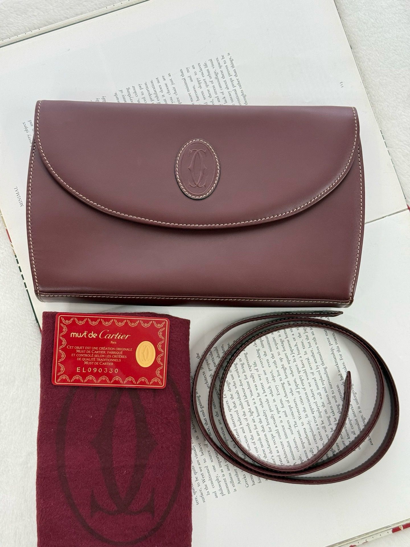 Cartier卡地亞波爾多紅信封包 ➕卡➕袋➕肩帶
尺寸約26*4*26cm
💰$2880