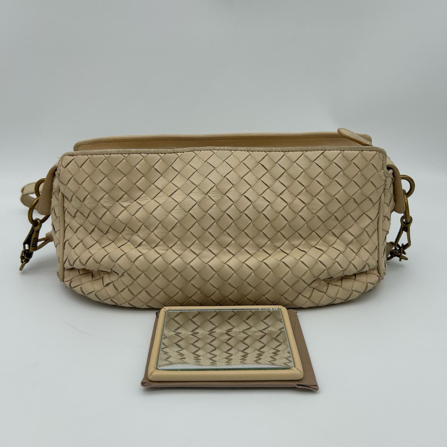 Bottega Veneta 經典編織米黃色單肩斜挎包 30x16x16
$3498