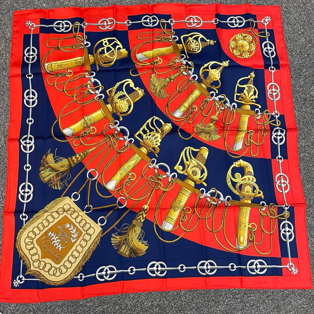 （中古）愛馬仕紅藍軍刀進行曲 絲巾
90x90 
$2188