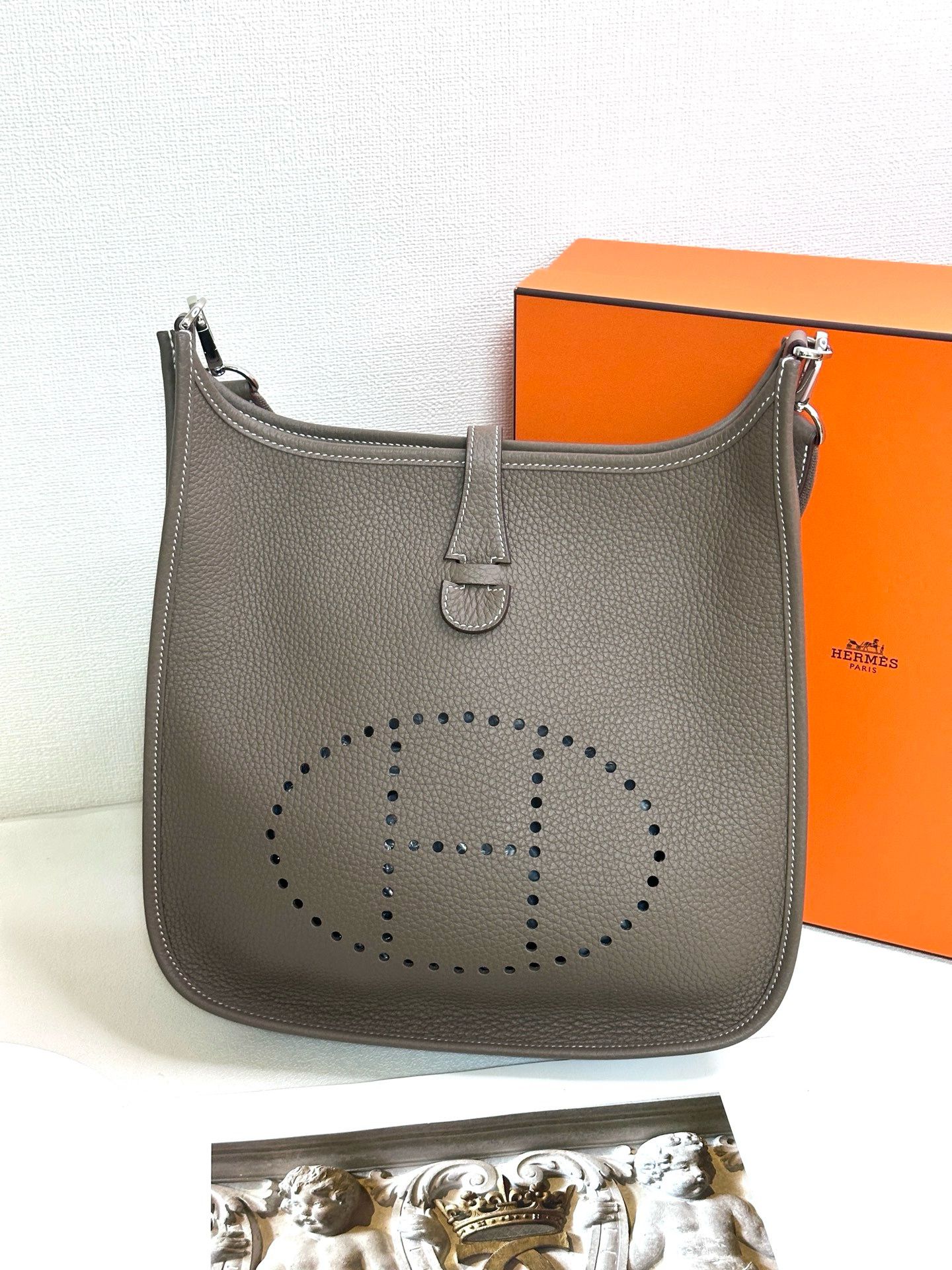 愛馬仕包包 
W刻 尺寸29
$32500