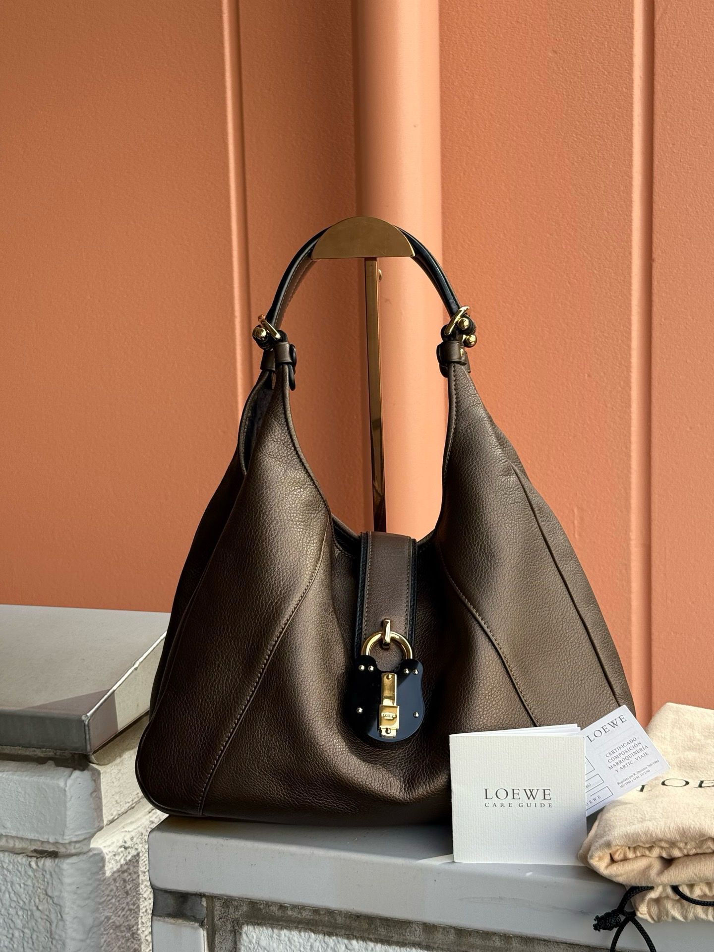 Loewe鎖頭菜籃子 ➕袋
尺寸約34*15*23cm
$4688