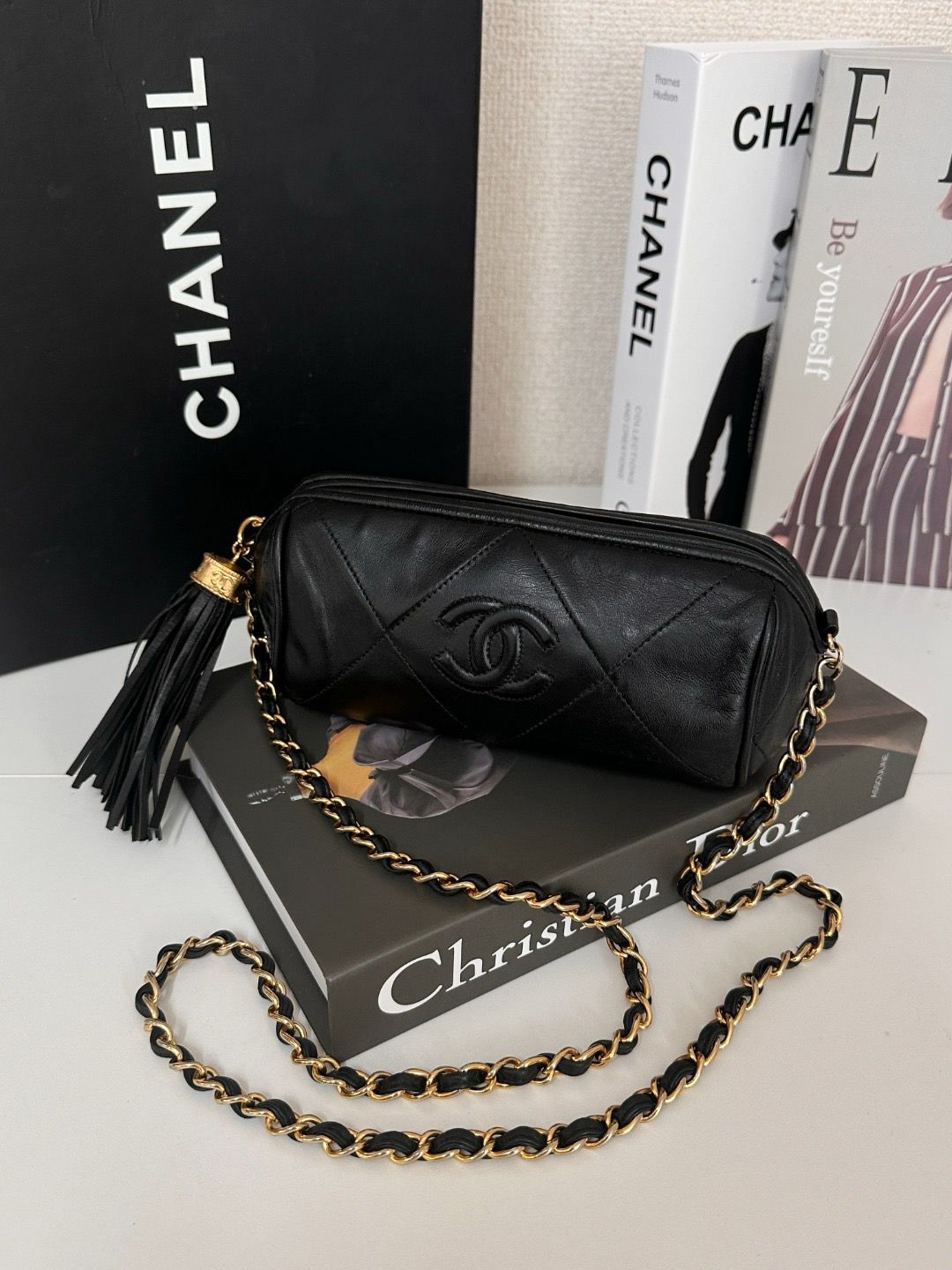 CHANEL香奈兒 單肩包 Coco標誌 菱格縫線
size 18*10.5*6cm
$10168
