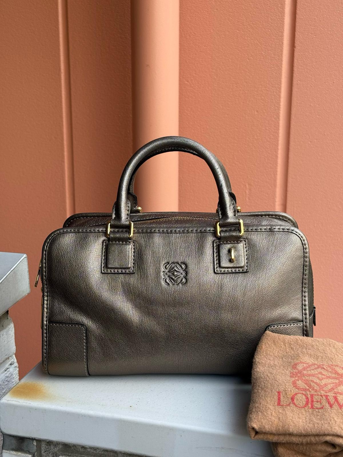 Loewe amazona手提包 ➕袋
尺寸约28*13*17cm
$3498
