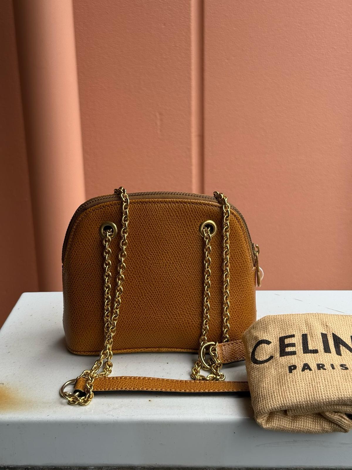 Celine鏈條貝殼包 ➕袋
尺寸約15*6*12cm
$3568