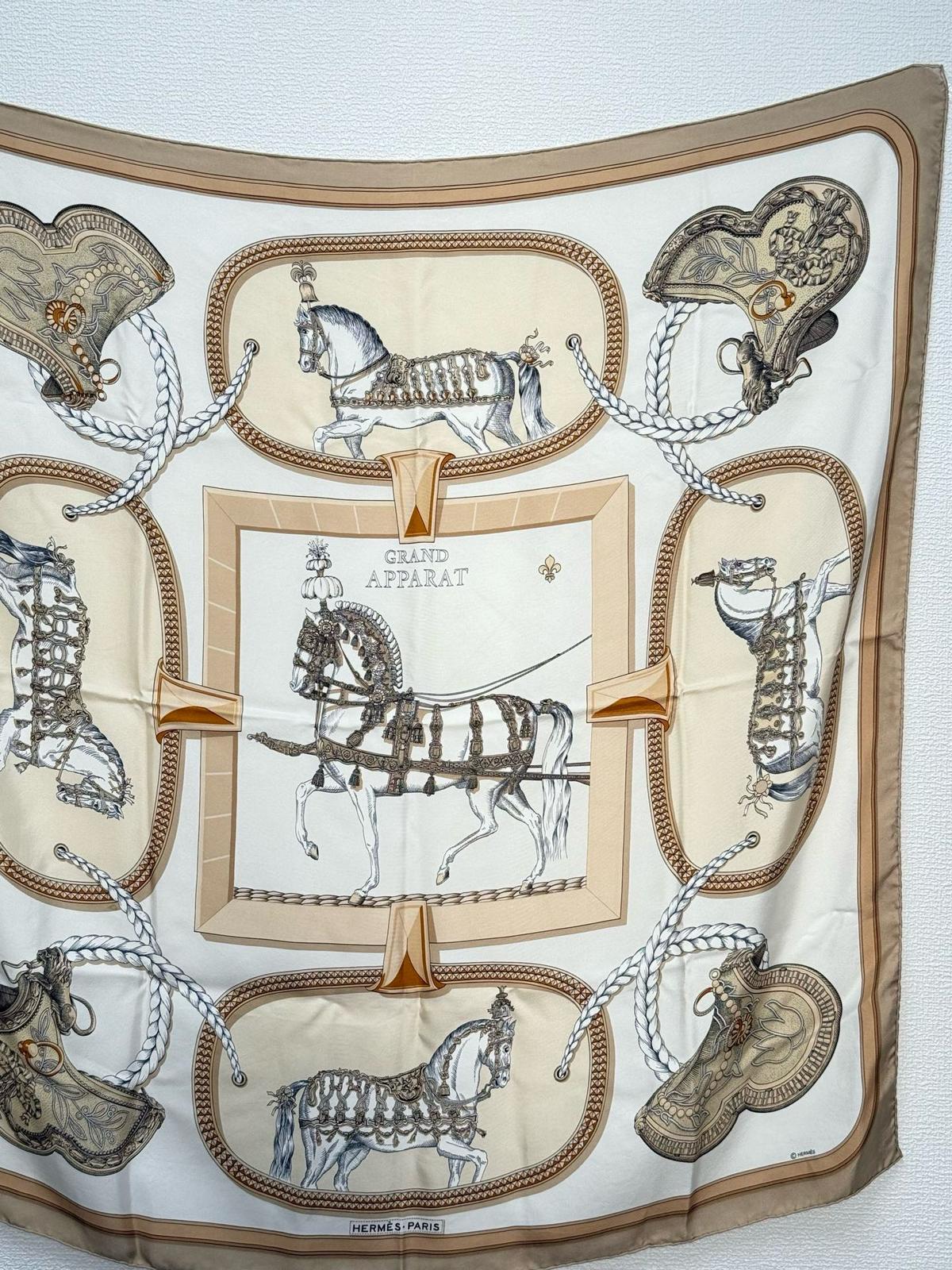 Hermes絲巾
90*90cm  100%silk
$1880