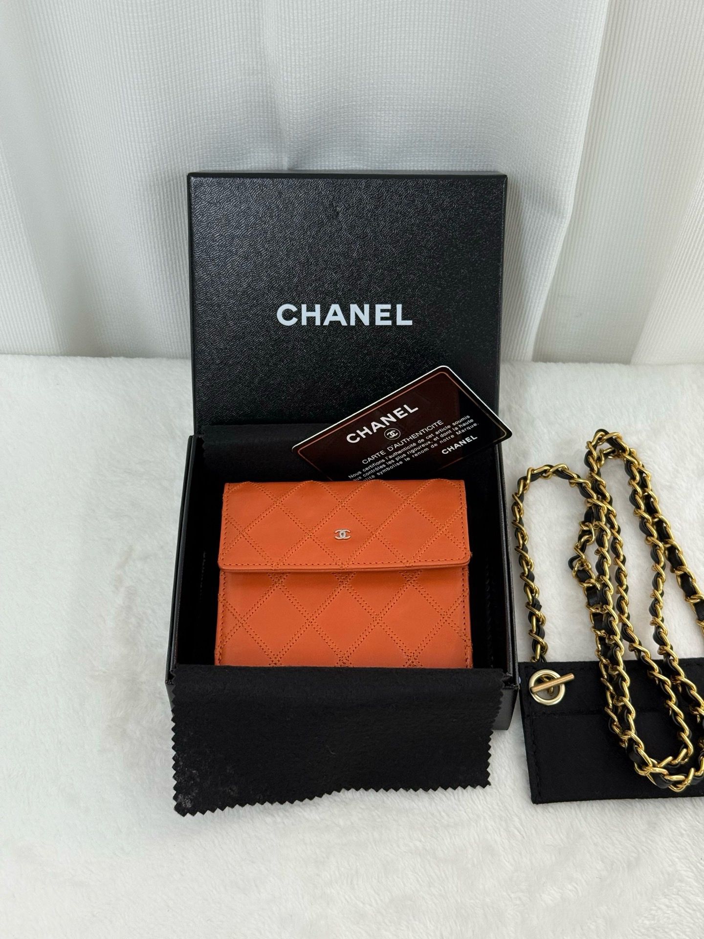 Chanel錢包 ➕標➕卡➕保存布➕盒全套保存品  16開 送改造配件
尺寸約11*3*10cm
$4480
