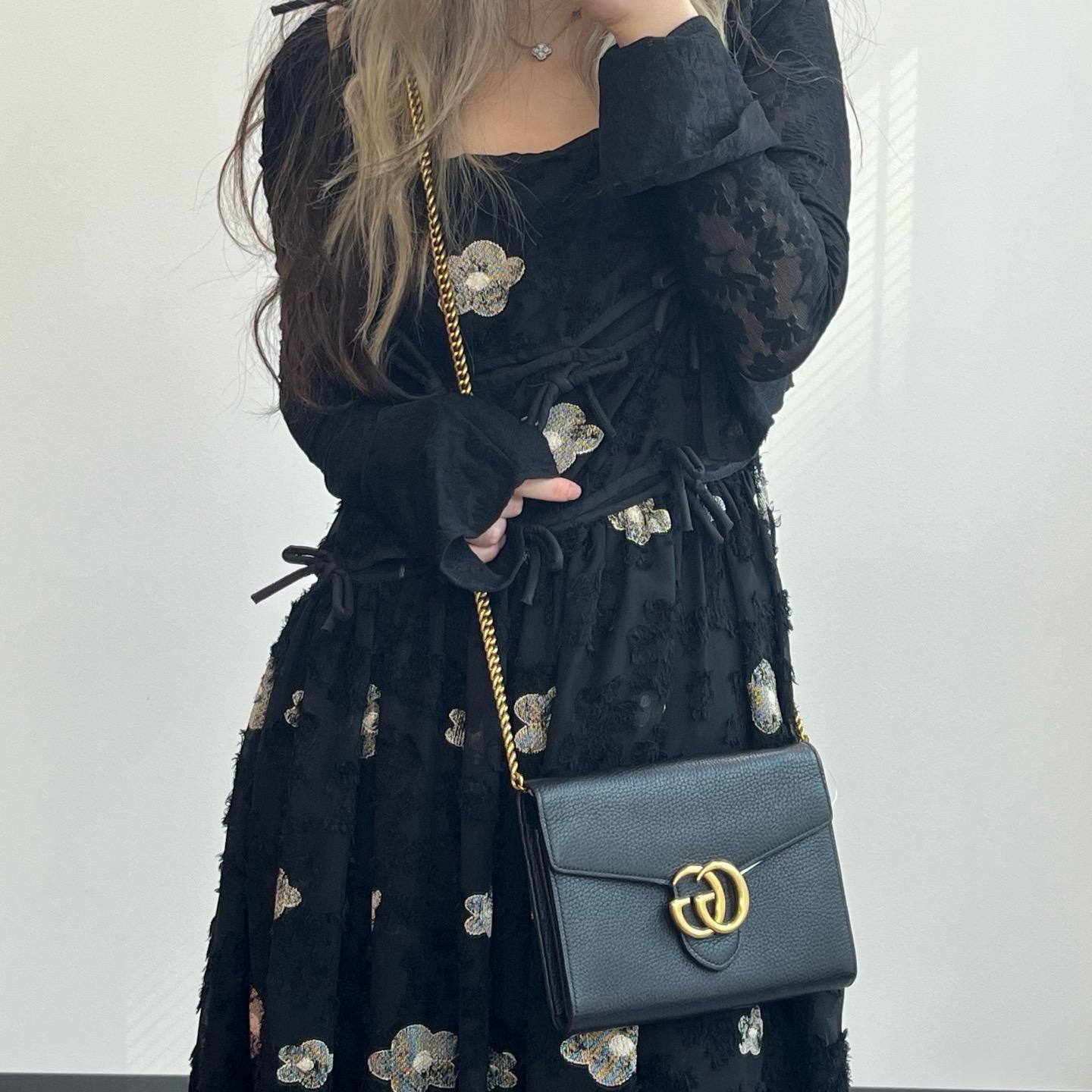 Gucci黑金牛皮馬蒙信封woc鏈條包 
20×15×3 鏈條120cm
$5688