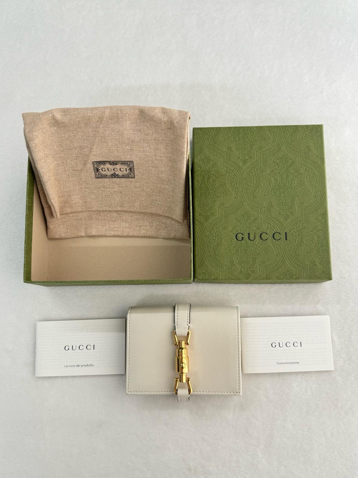 Gucci錢包 ➕袋➕盒➕冊
尺寸約8*10.5*3cm
$3128